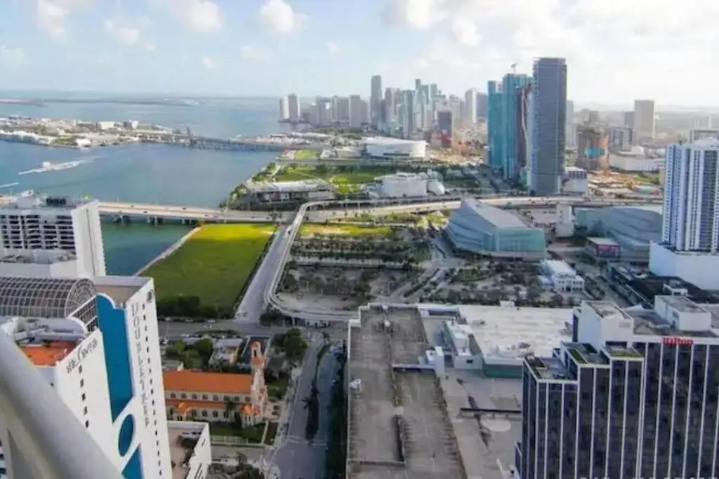 56f 2bdr Penthouse Mil$viewbiscanebaycty Freepking