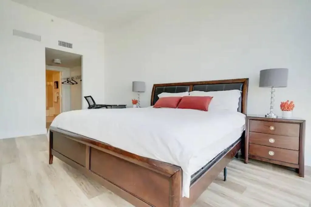Apartment 56f 2bdr Penthouse Mil$viewbiscanebaycty Freepking *