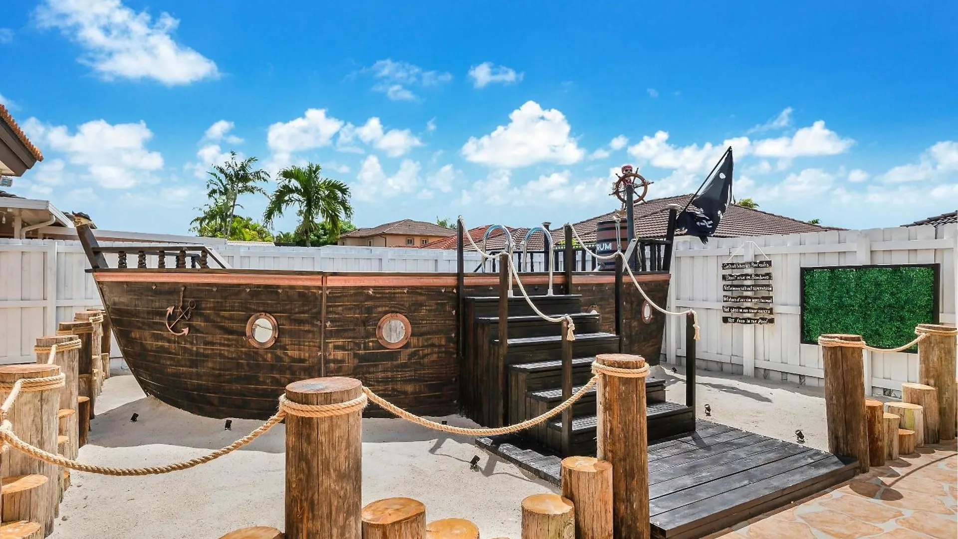 Pirate's Ship Heated Pool 16 Guest Super Mario Theme Villa *