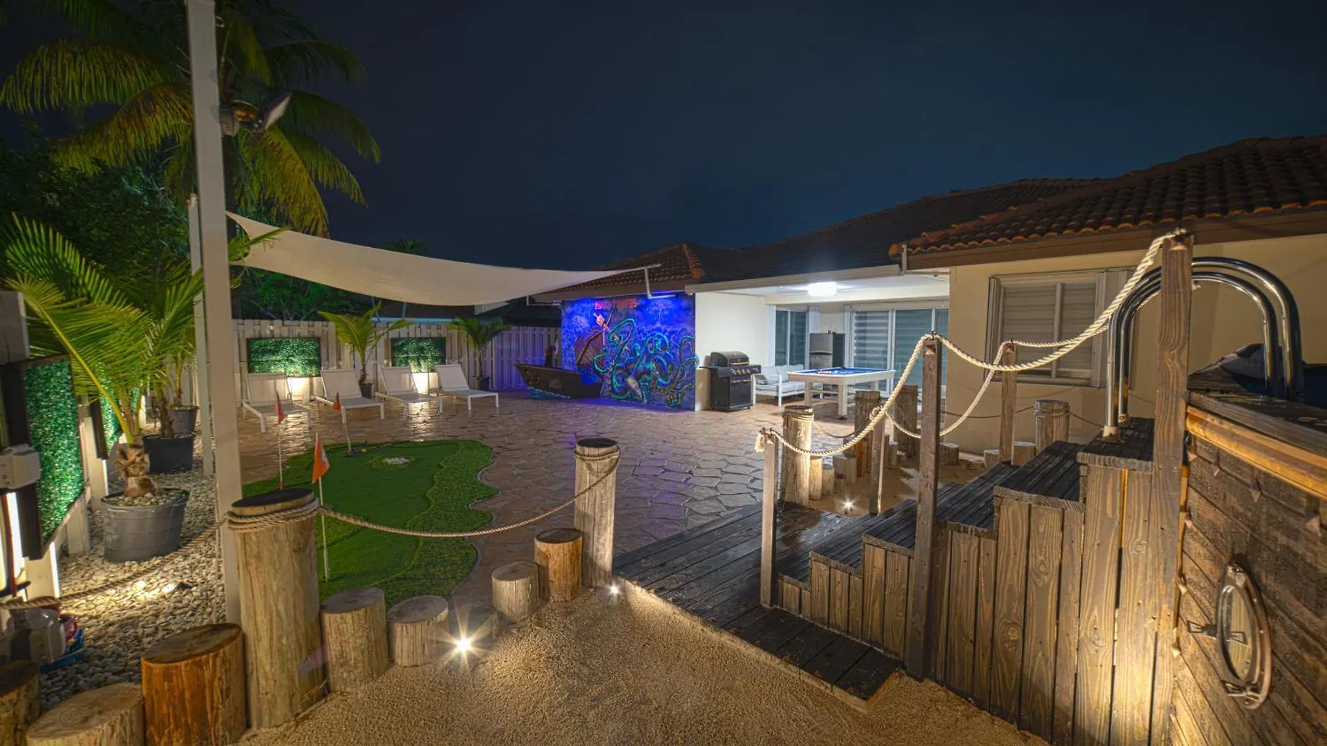 Villa Pirate's Ship Heated Pool 16 Guest Super Mario Theme Miami