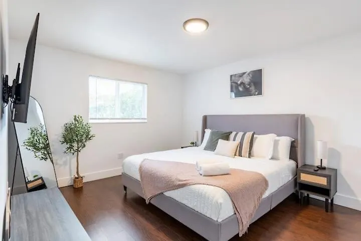 Holiday home Cozy Pet-friendly & With Free Parking *