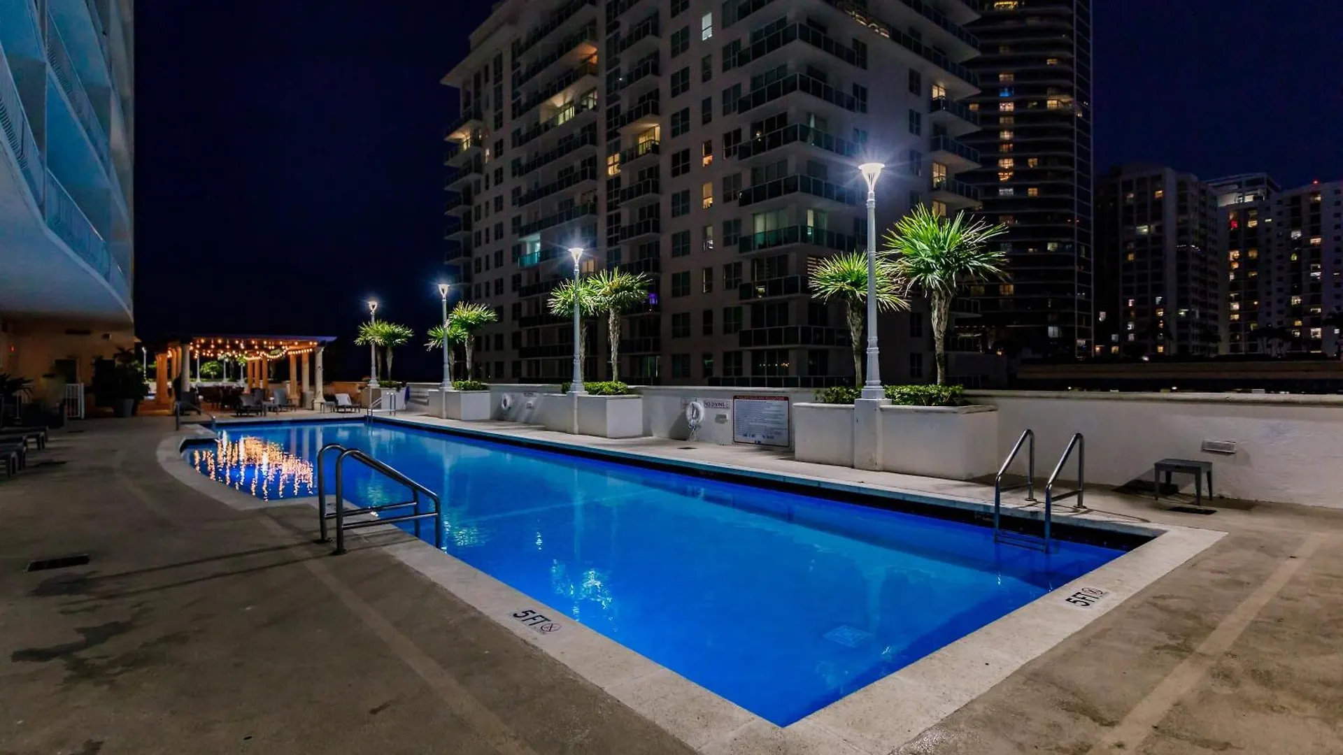 Upscale Brickell 3 Bedroom With Water Views And Free Parking