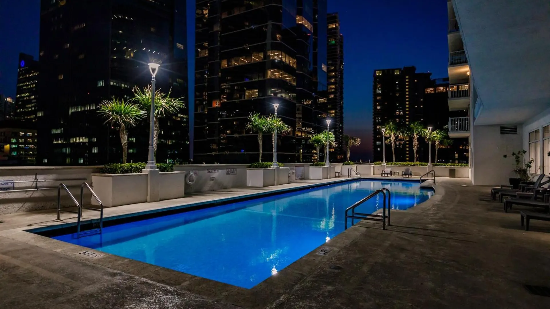 Upscale Brickell 3 Bedroom With Water Views And Free Parking Apartment Miami