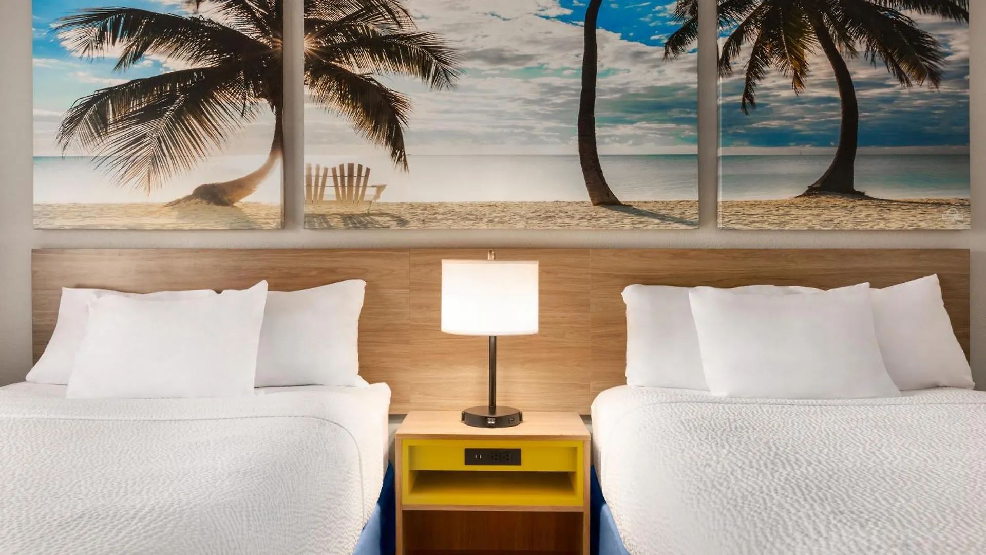 Days By Wyndham Miami Airport North Hotel 2*