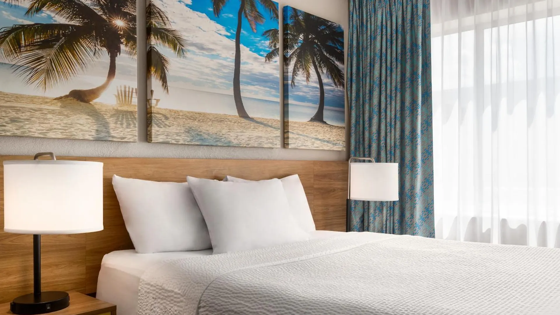Days By Wyndham Miami Airport North 2*
