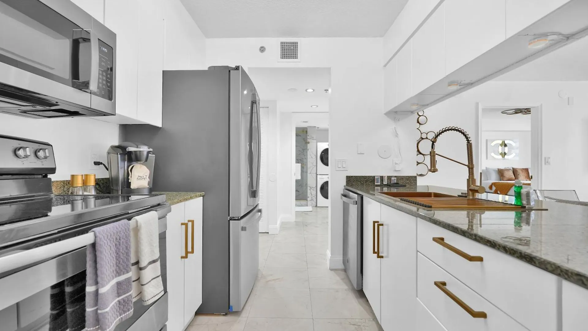 Zeus' Sanctuary Ocean View In Brickell Holiday home *