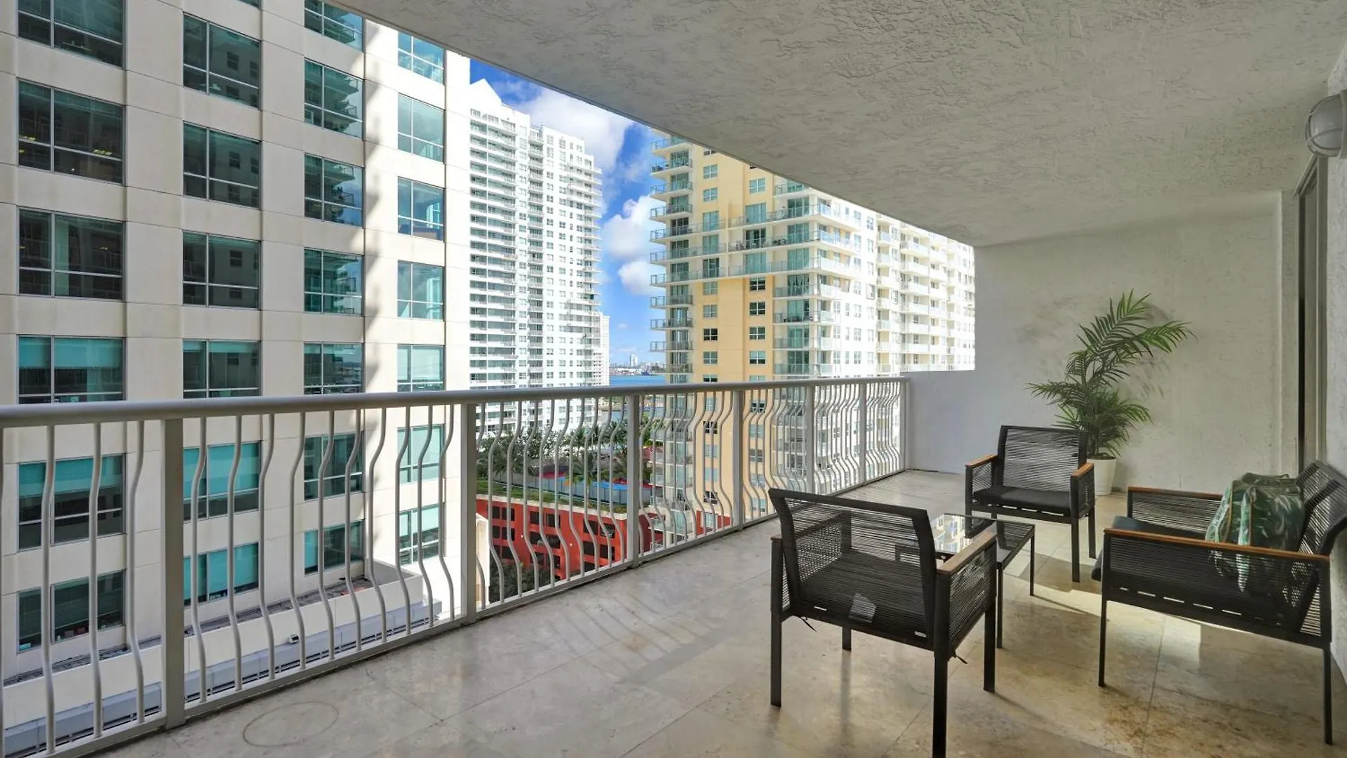 Zeus' Sanctuary Ocean View In Brickell