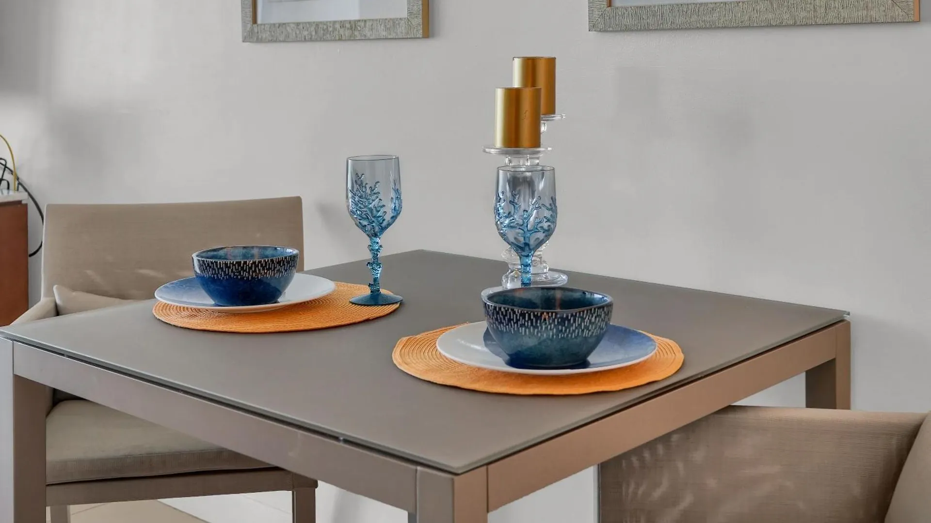 Beautiful Blue & Gold With Ocean View *