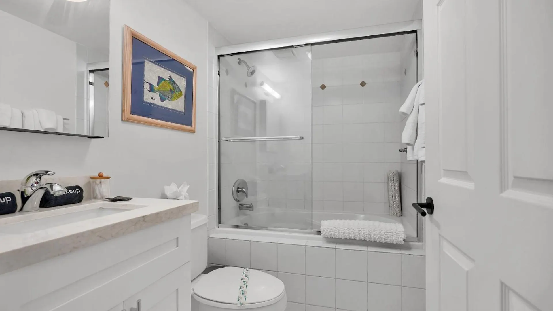 Treetop Retreat! Cozy 2 Bedroom In Heart Of Grove Miami