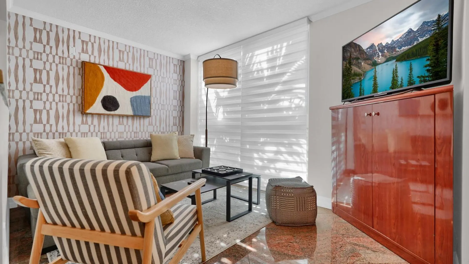 Treetop Retreat! Cozy 2 Bedroom In Heart Of Grove Apartment *