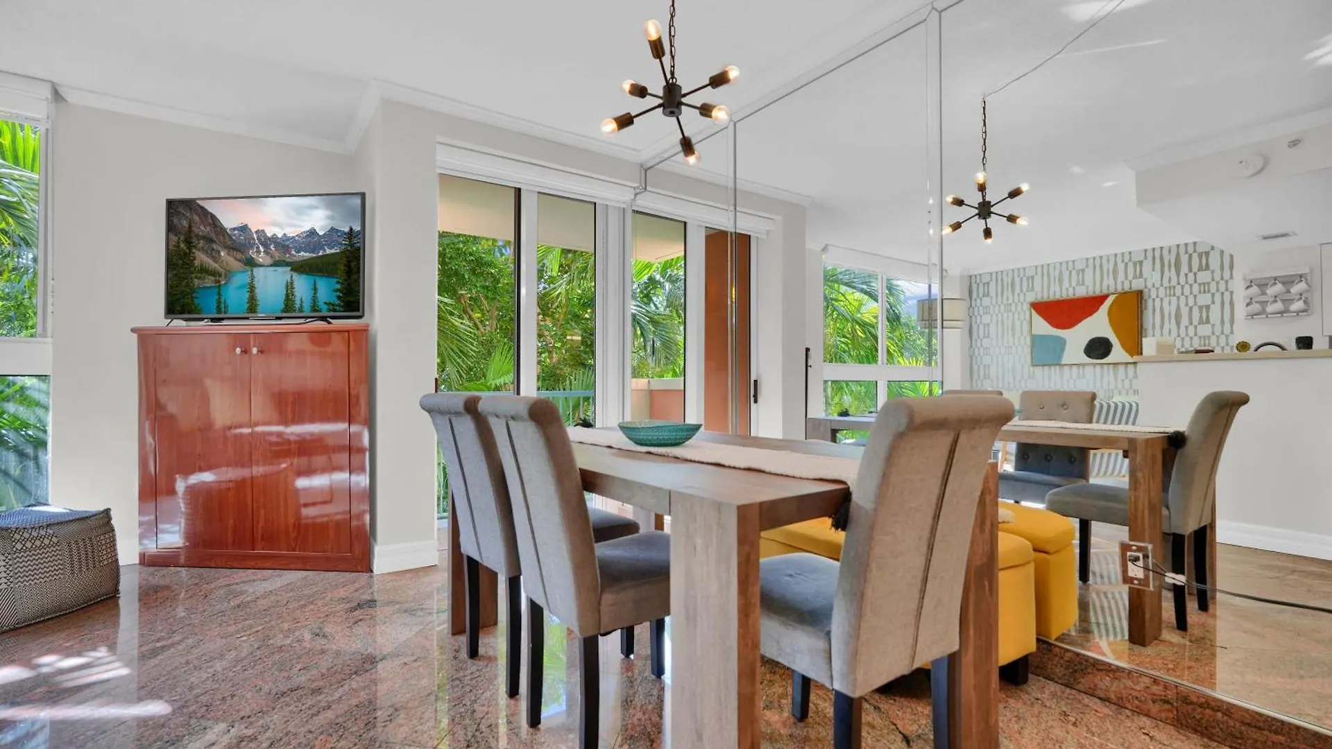 Apartment Treetop Retreat! Cozy 2 Bedroom In Heart Of Grove Miami