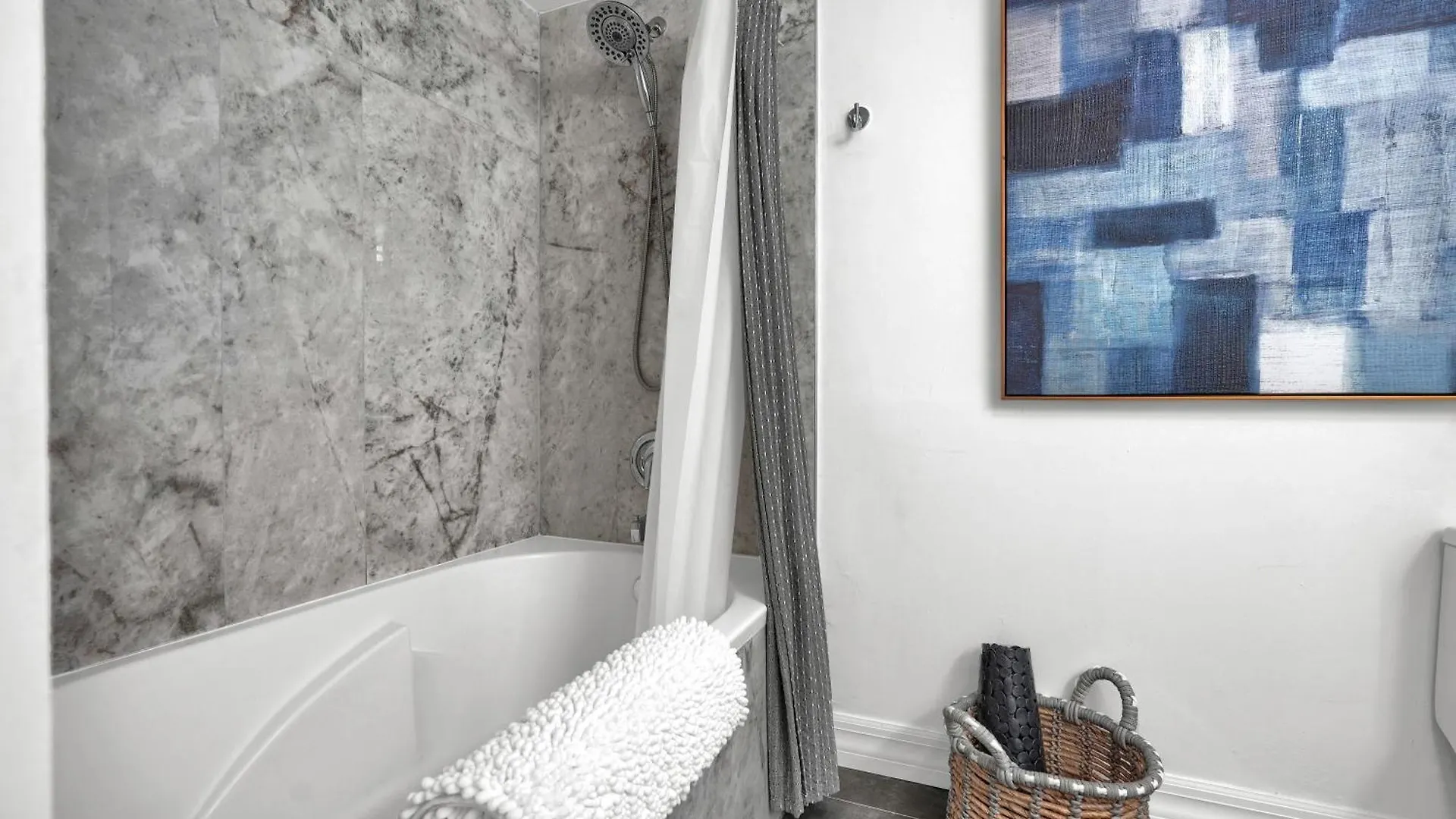 Treetop Retreat! Cozy 2 Bedroom In Heart Of Grove * Miami