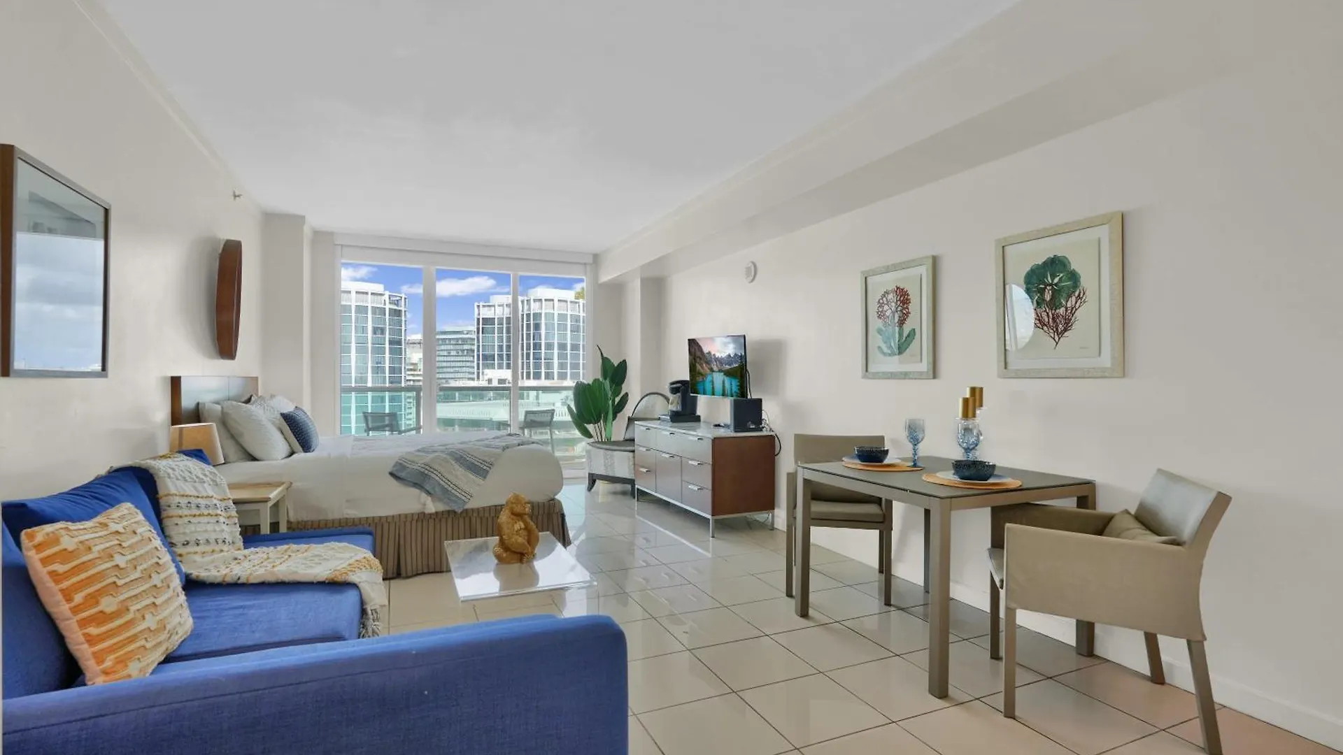 Beautiful Blue & Gold With Ocean View * Miami