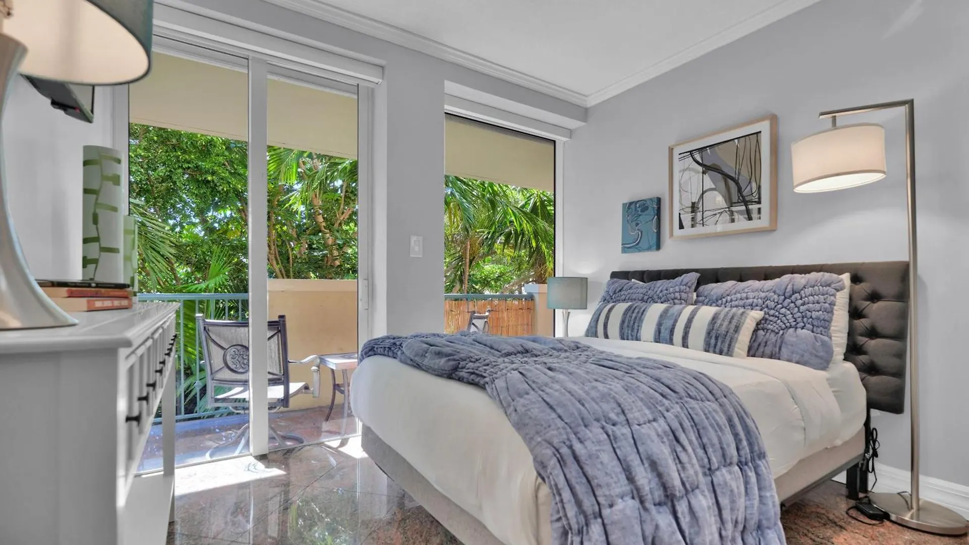 Treetop Retreat! Cozy 2 Bedroom In Heart Of Grove *