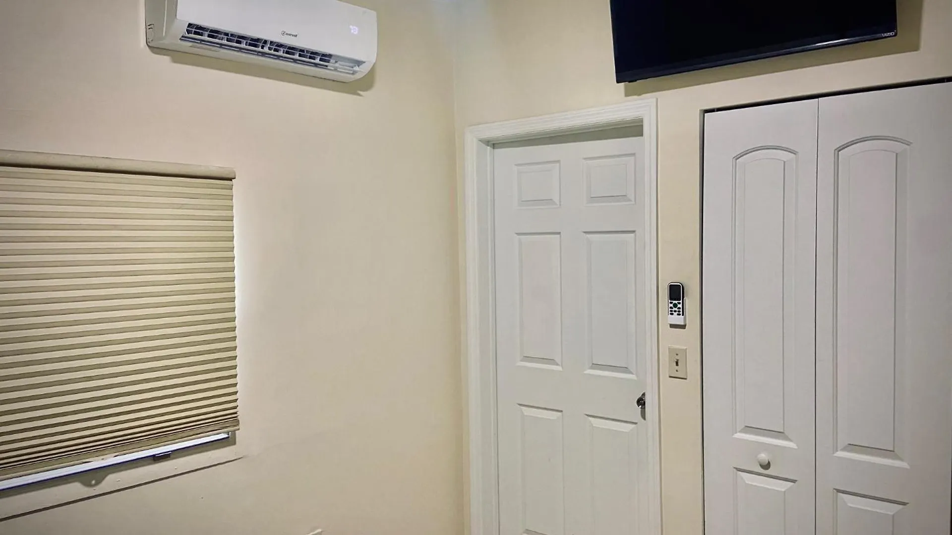 Cozy In Cute House, Close To Airport - Free Parking Homestay