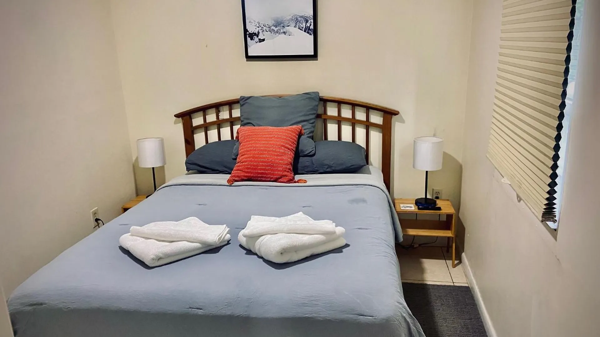 Cozy In Cute House, Close To Airport - Free Parking Homestay