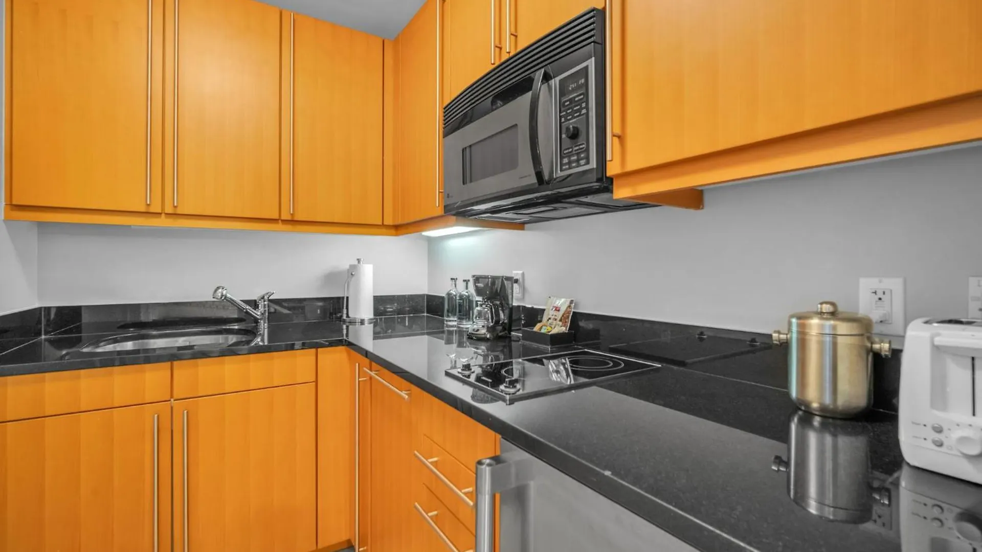2 Bedroom Or King Studio Suites Four Seasons Hotel Miami Free Wi-Fi & Free Parking Miami