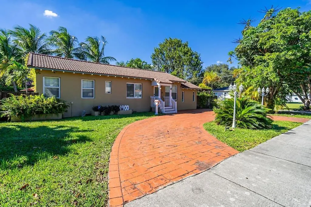 3 Bedrooms With Pool And Summer Kitchen Villa Miami
