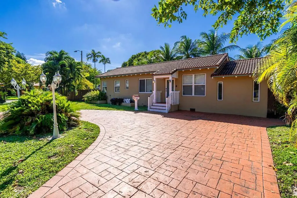 3 Bedrooms With Pool And Summer Kitchen Villa
