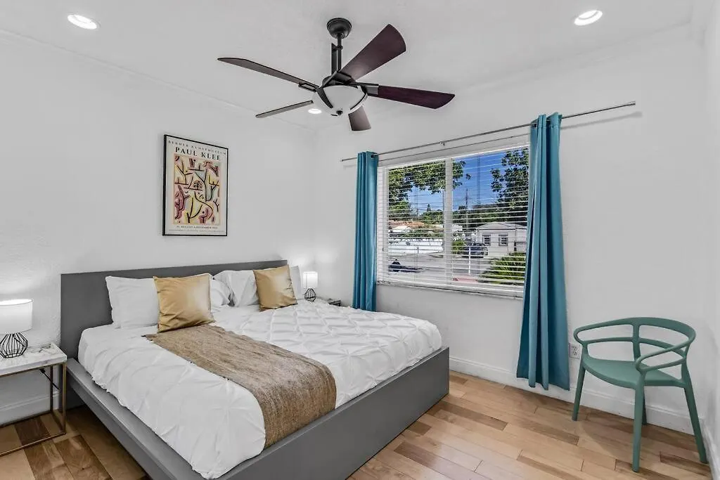 3 Bedrooms With Pool And Summer Kitchen *
