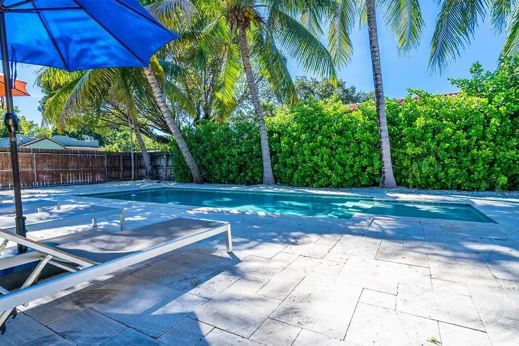 3 Bedrooms With Pool And Summer Kitchen * Miami