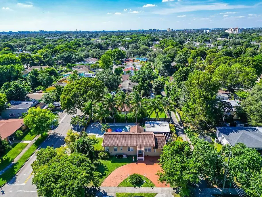 3 Bedrooms With Pool And Summer Kitchen Villa Miami