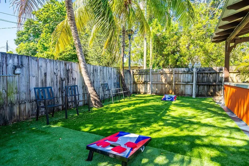 3 Bedrooms With Pool And Summer Kitchen *