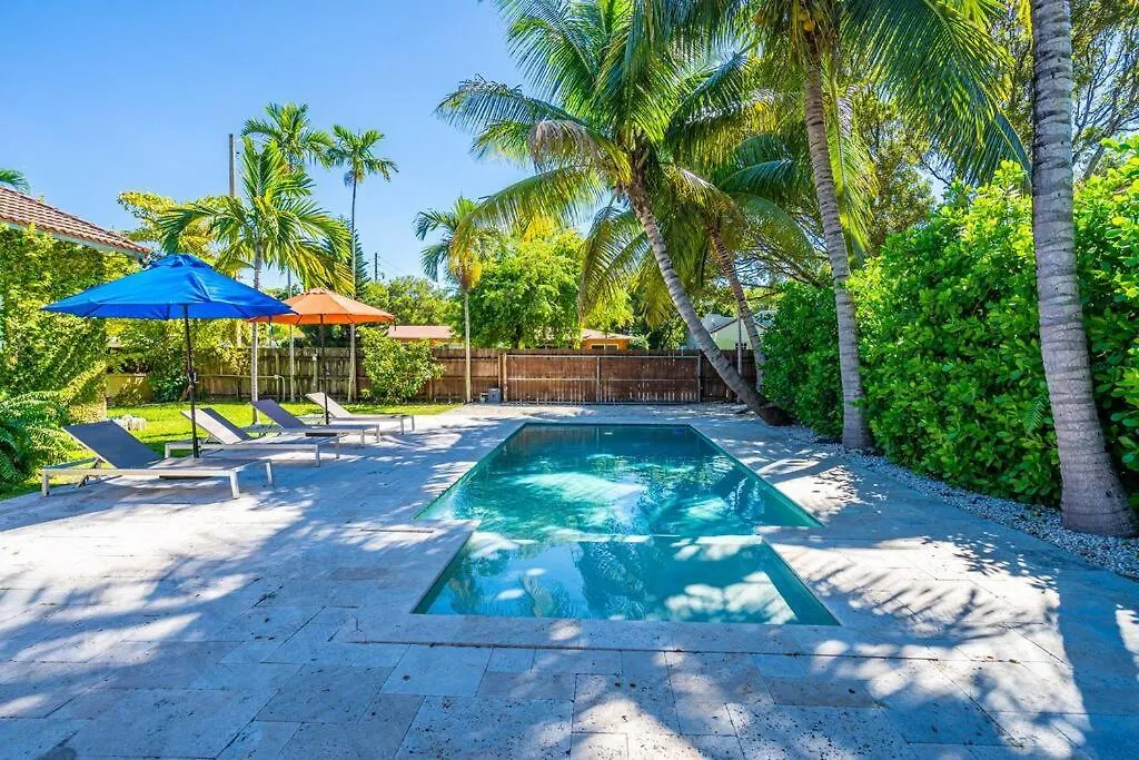3 Bedrooms With Pool And Summer Kitchen *