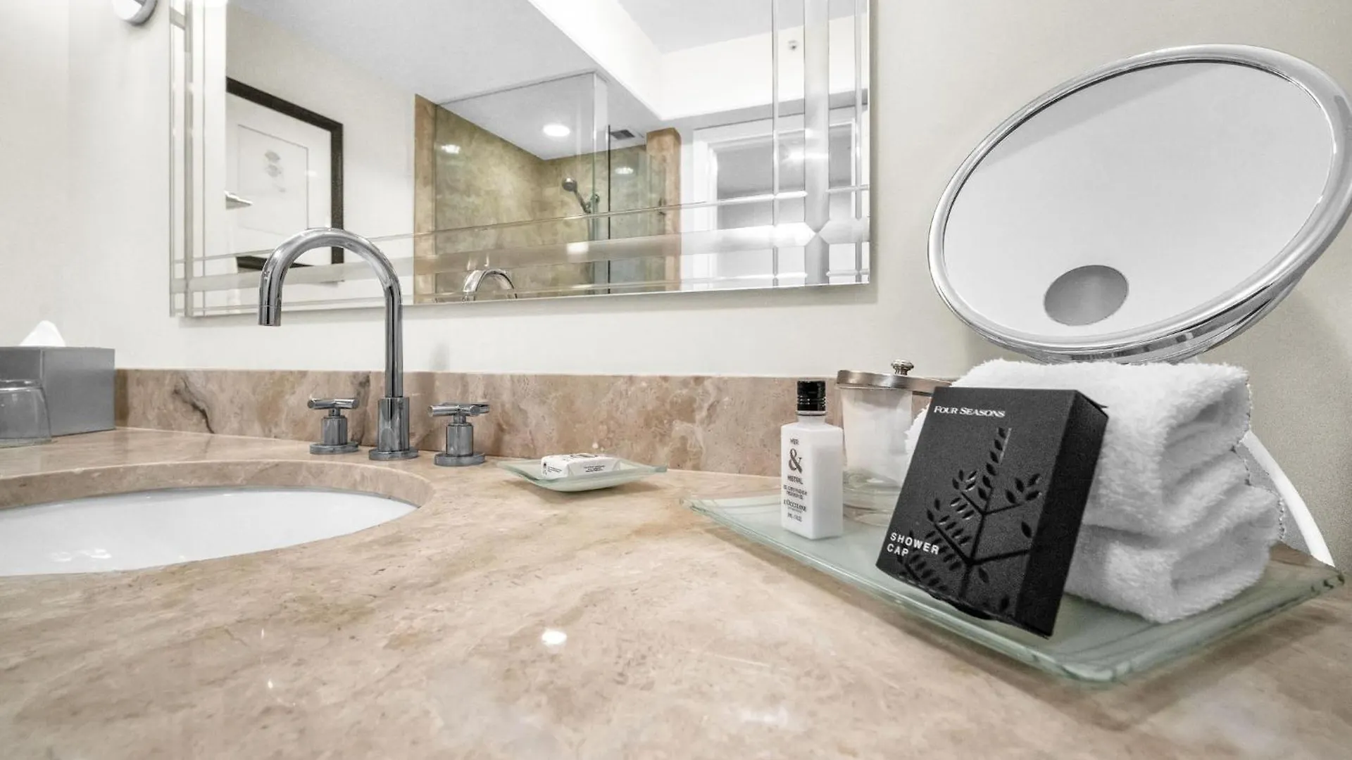 2 Bedroom Or King Studio Suites Four Seasons Hotel Miami Free Wi-Fi & Free Parking * Miami