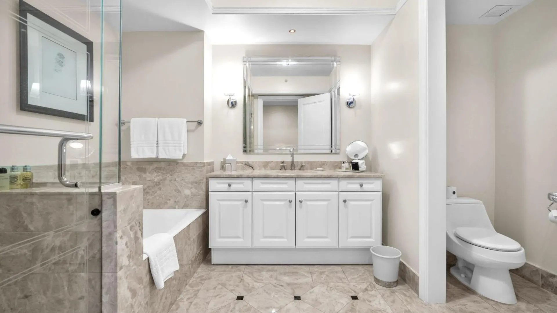 2 Bedroom Or King Studio Suites Four Seasons Hotel Miami Free Wi-Fi & Free Parking Miami