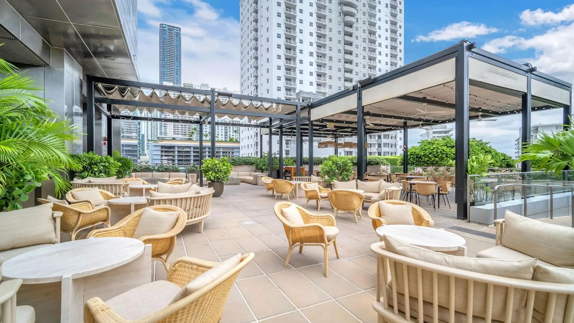 2 Bedroom Or King Studio Suites Four Seasons Hotel Miami Free Wi-Fi & Free Parking Apartment Miami