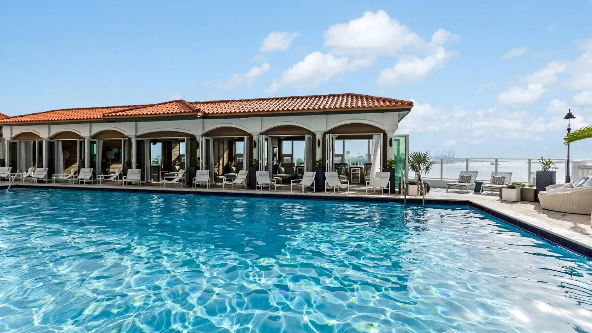 Intercontinental By Ihg Hotel 5*