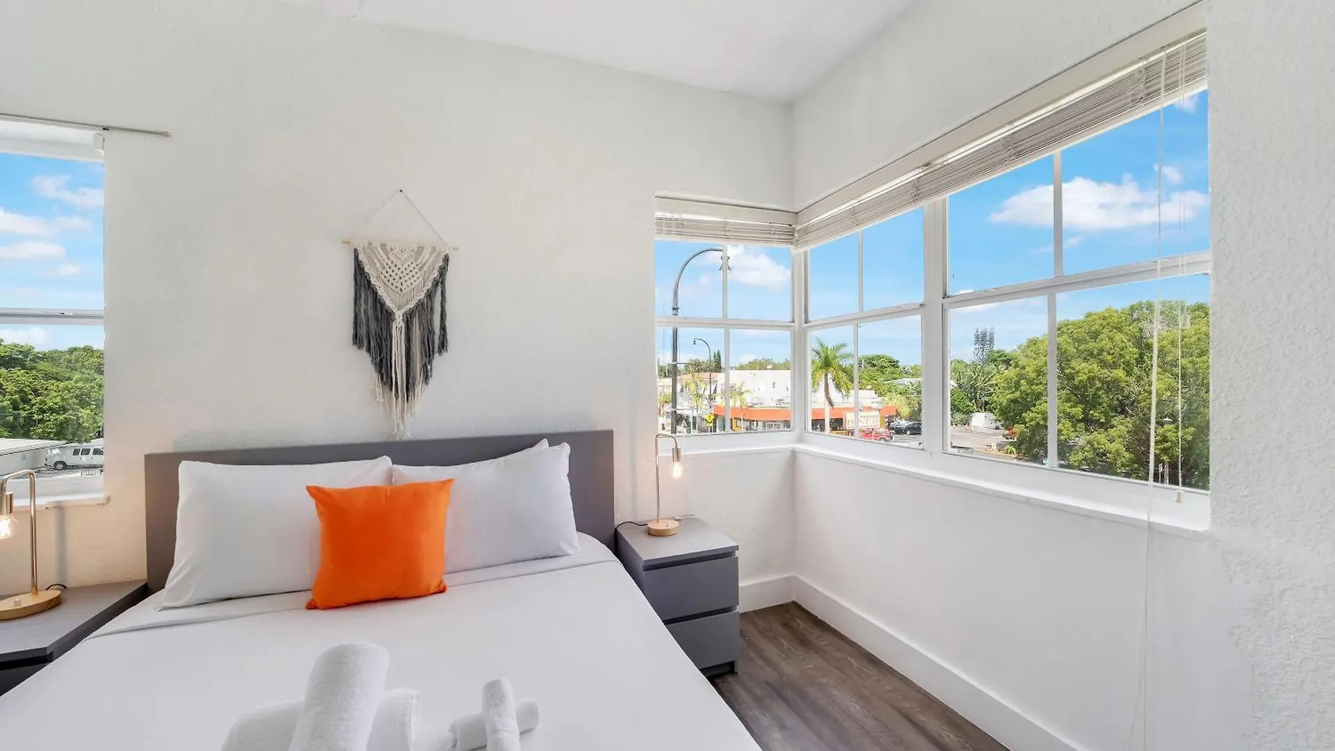 Treehouse 3* Miami