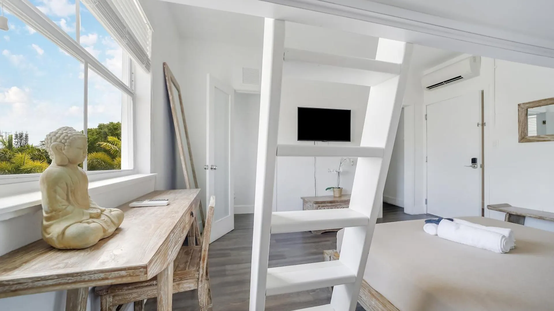 Treehouse Miami