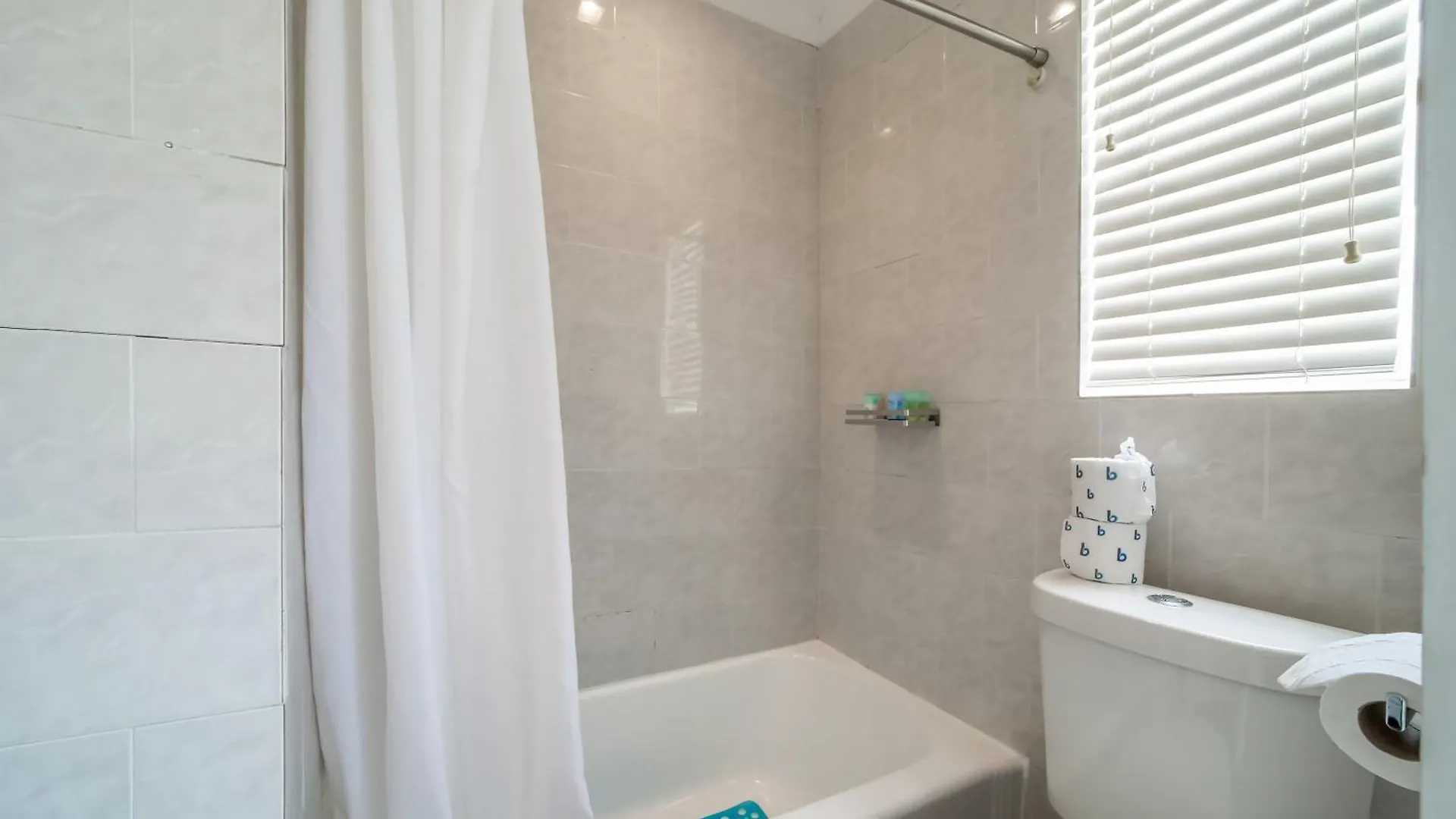 Treehouse 3* Miami