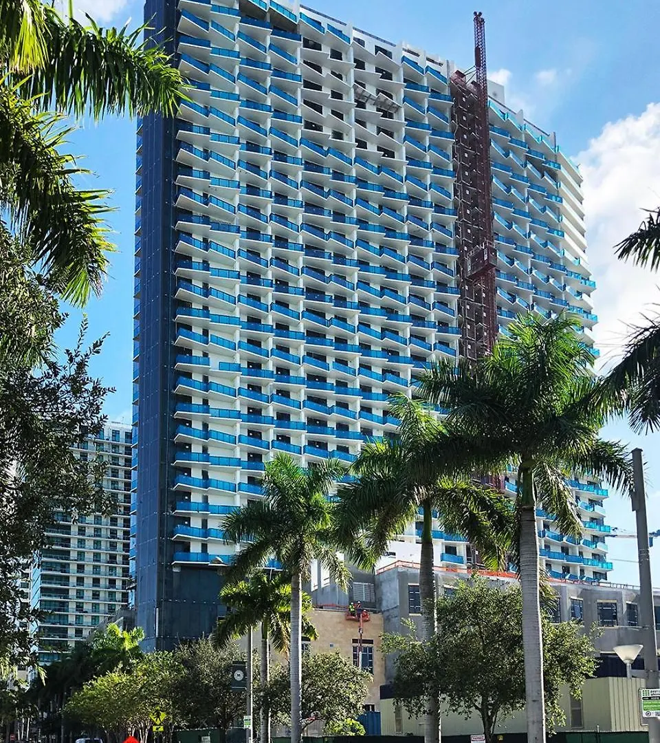 Quiet & Centrally Located House - Private Parking, Laundry And Storage For Luggage Miami