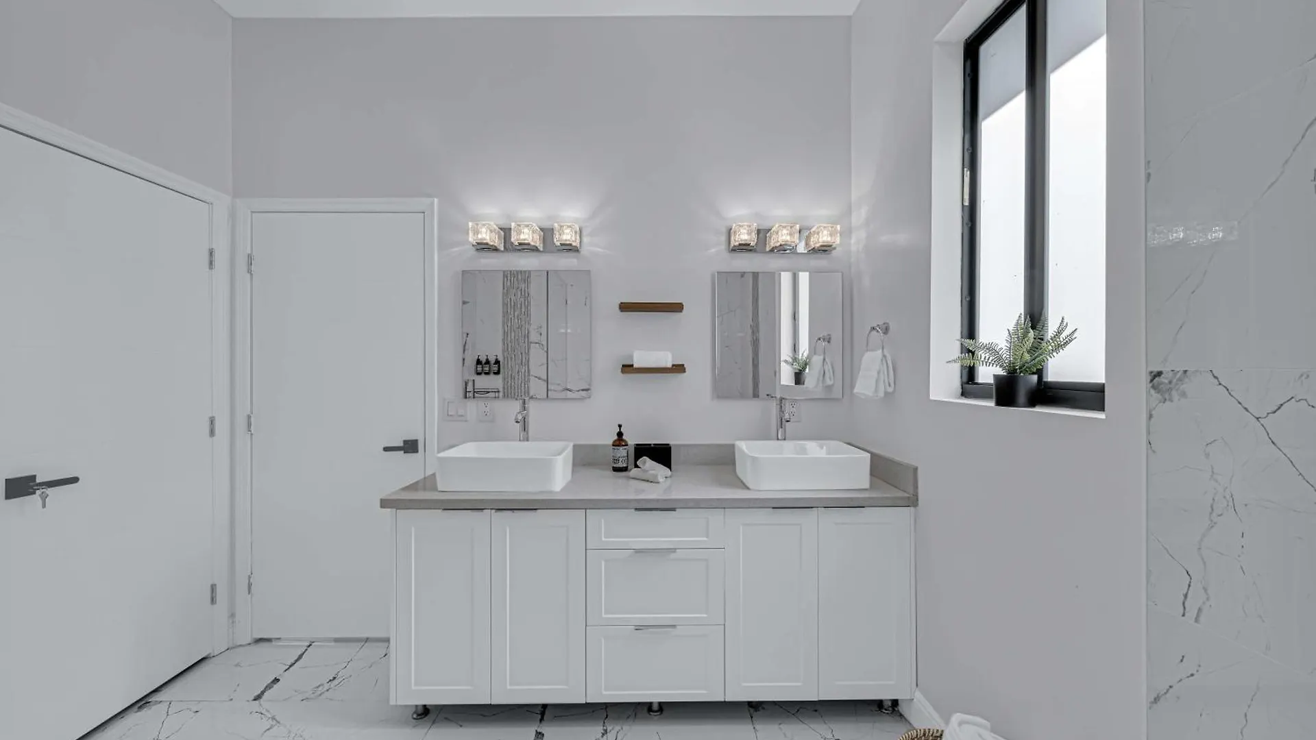 Luxury Amara W/heated Pool/sauna/gym/bbq Villa Miami