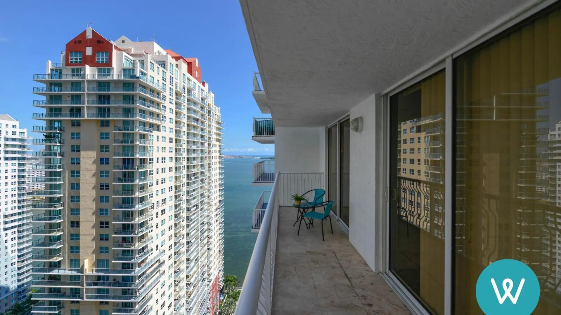 Stunning At Brickell With Pool & Gym Apartment Miami