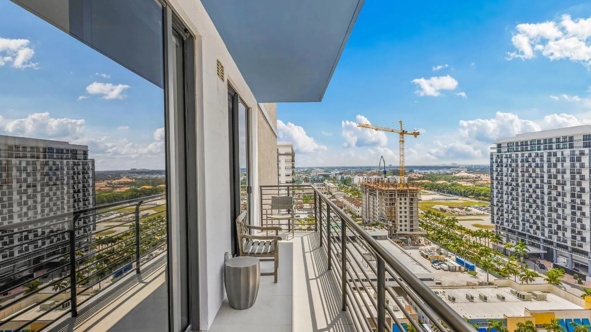 Modern Downtown Doral One-bedroom With Golf Course Views * Miami