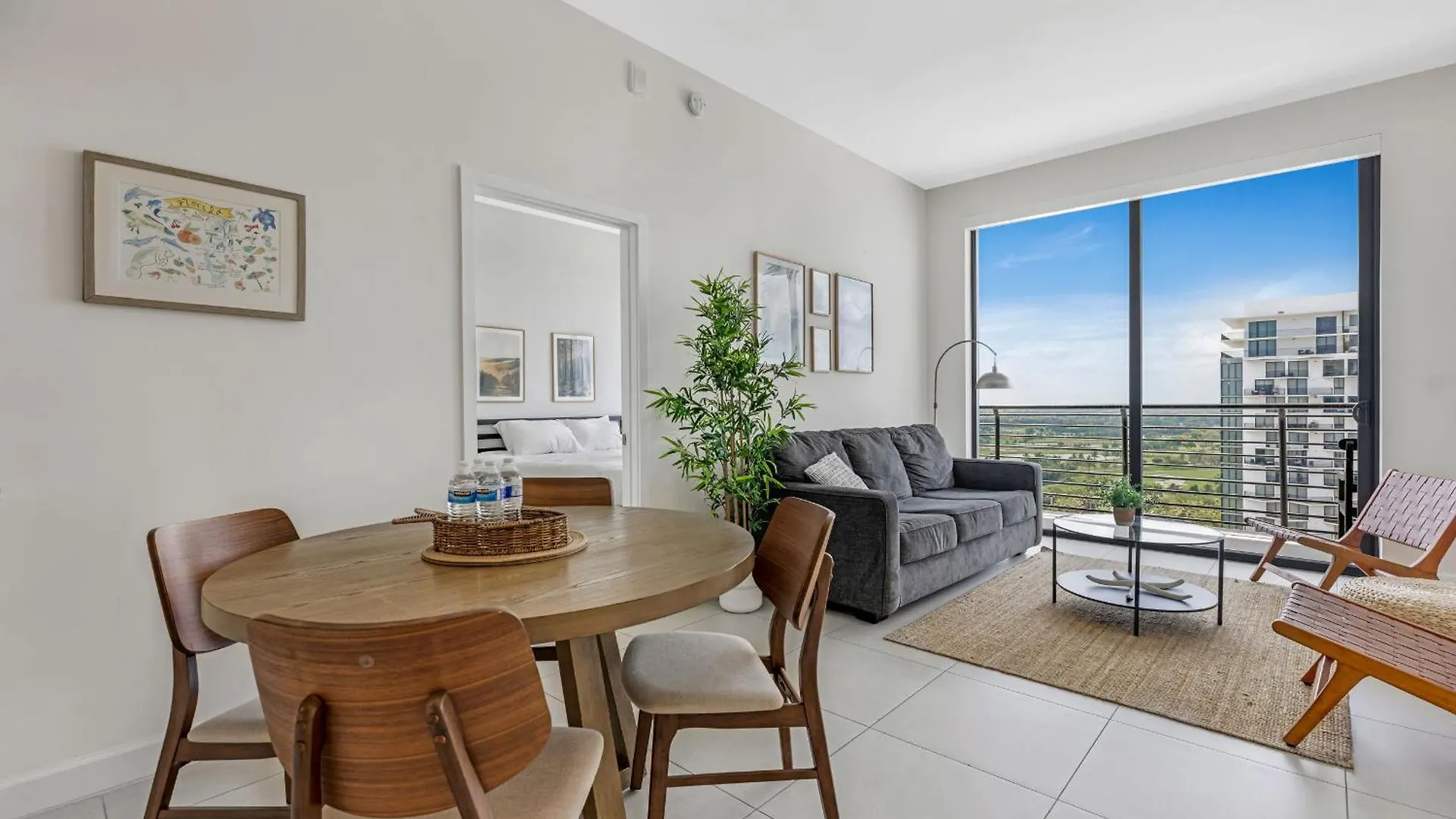 Modern Downtown Doral One-bedroom With Golf Course Views Apartment
