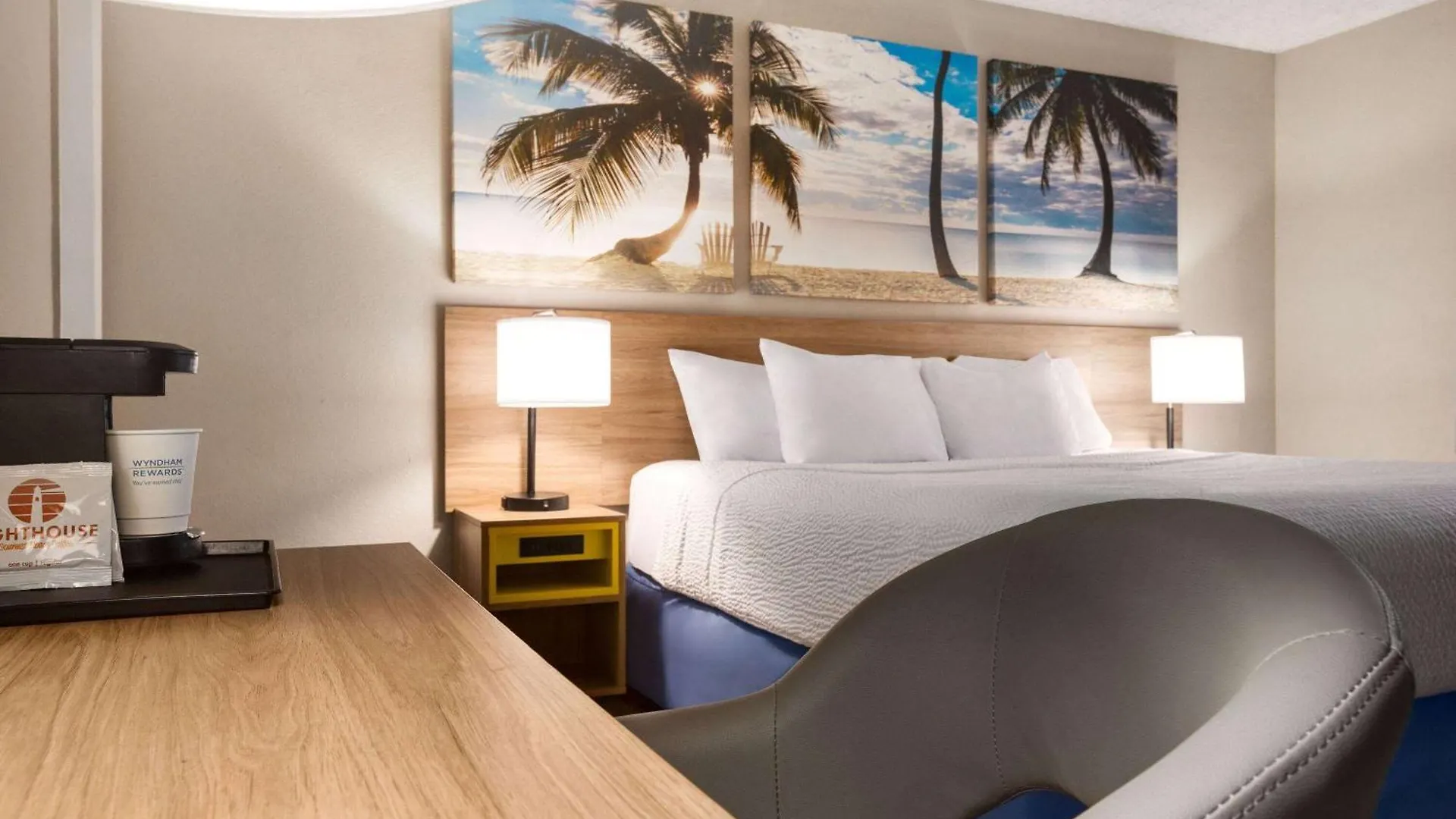 Days By Wyndham Miami Airport North Hotel 2*