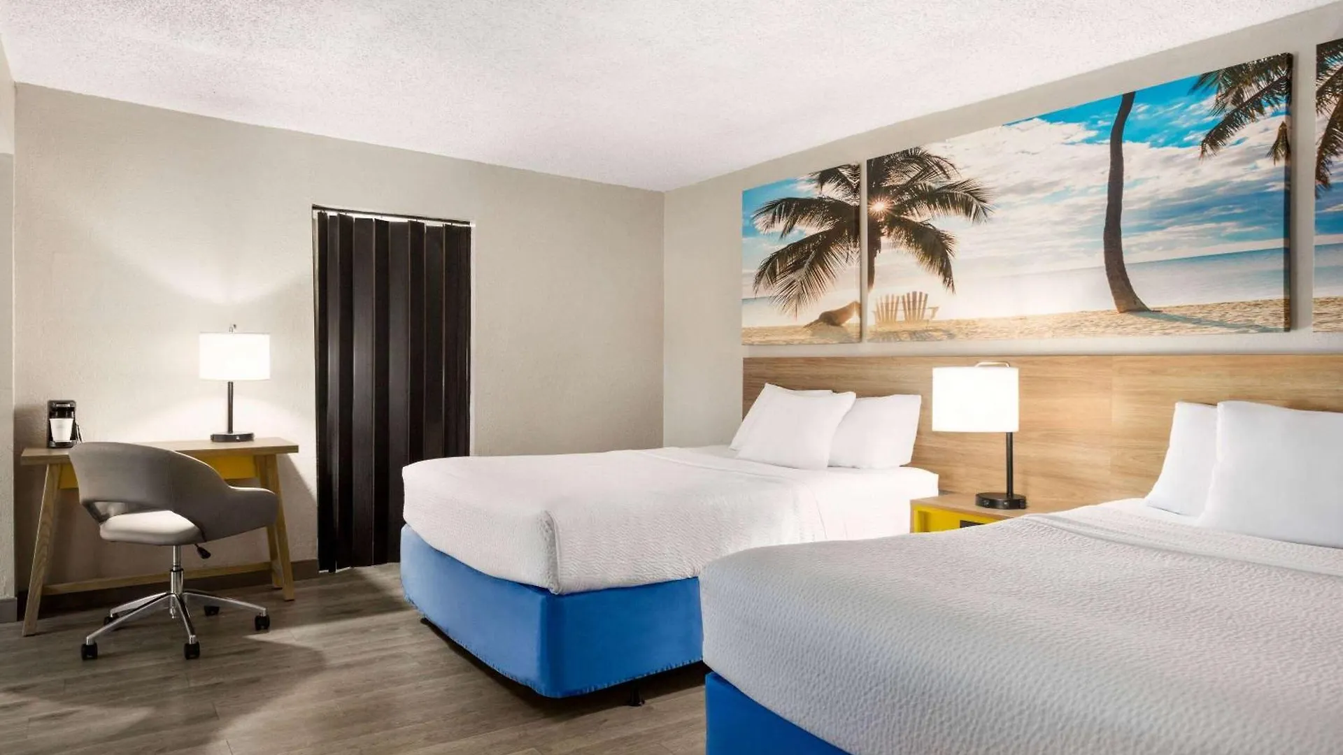 Days By Wyndham Miami Airport North Hotel 2*