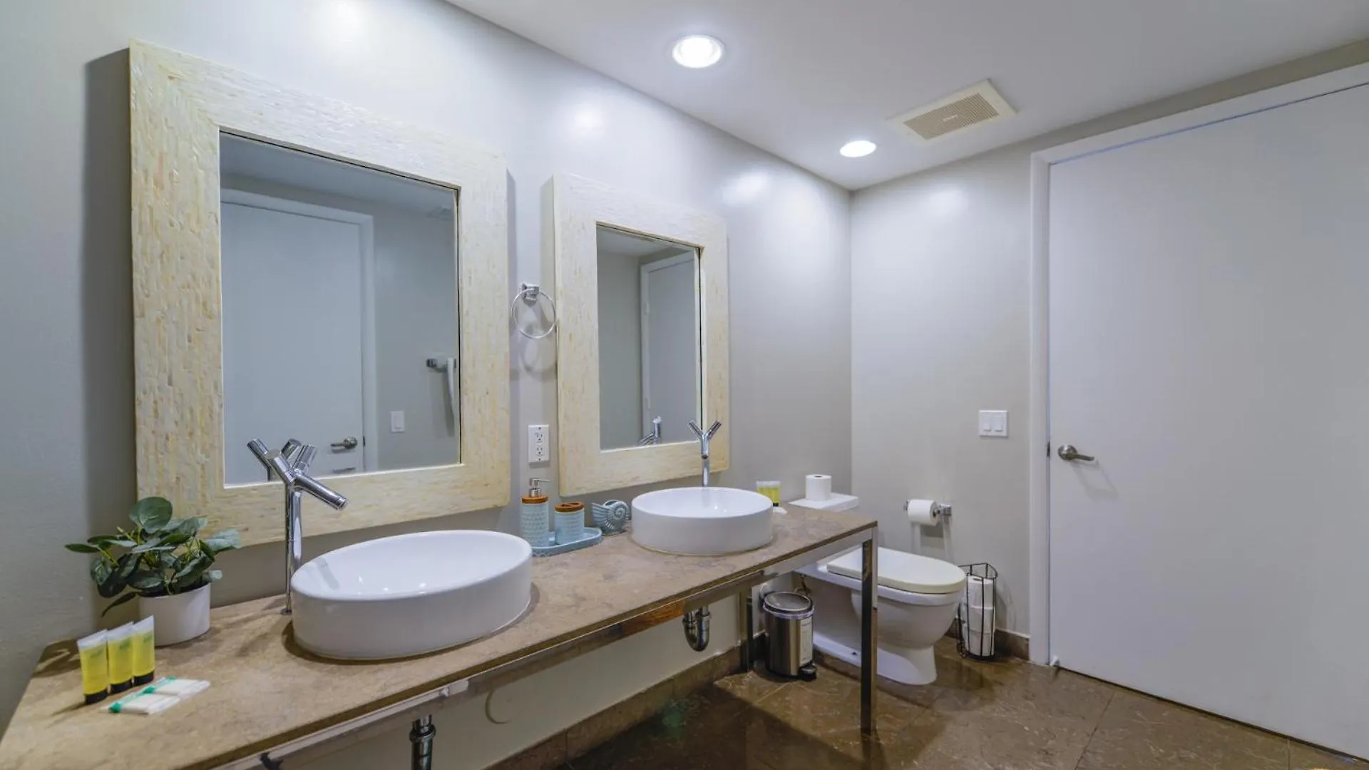 Stylish City-view In Brickell Apartment *