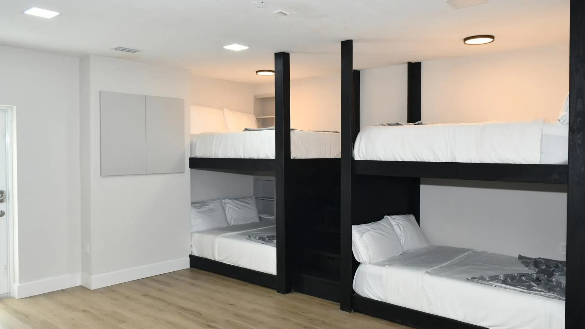 Luxurious With Bbq, Hot Tub, Heated Pool & Wifi - L36 *