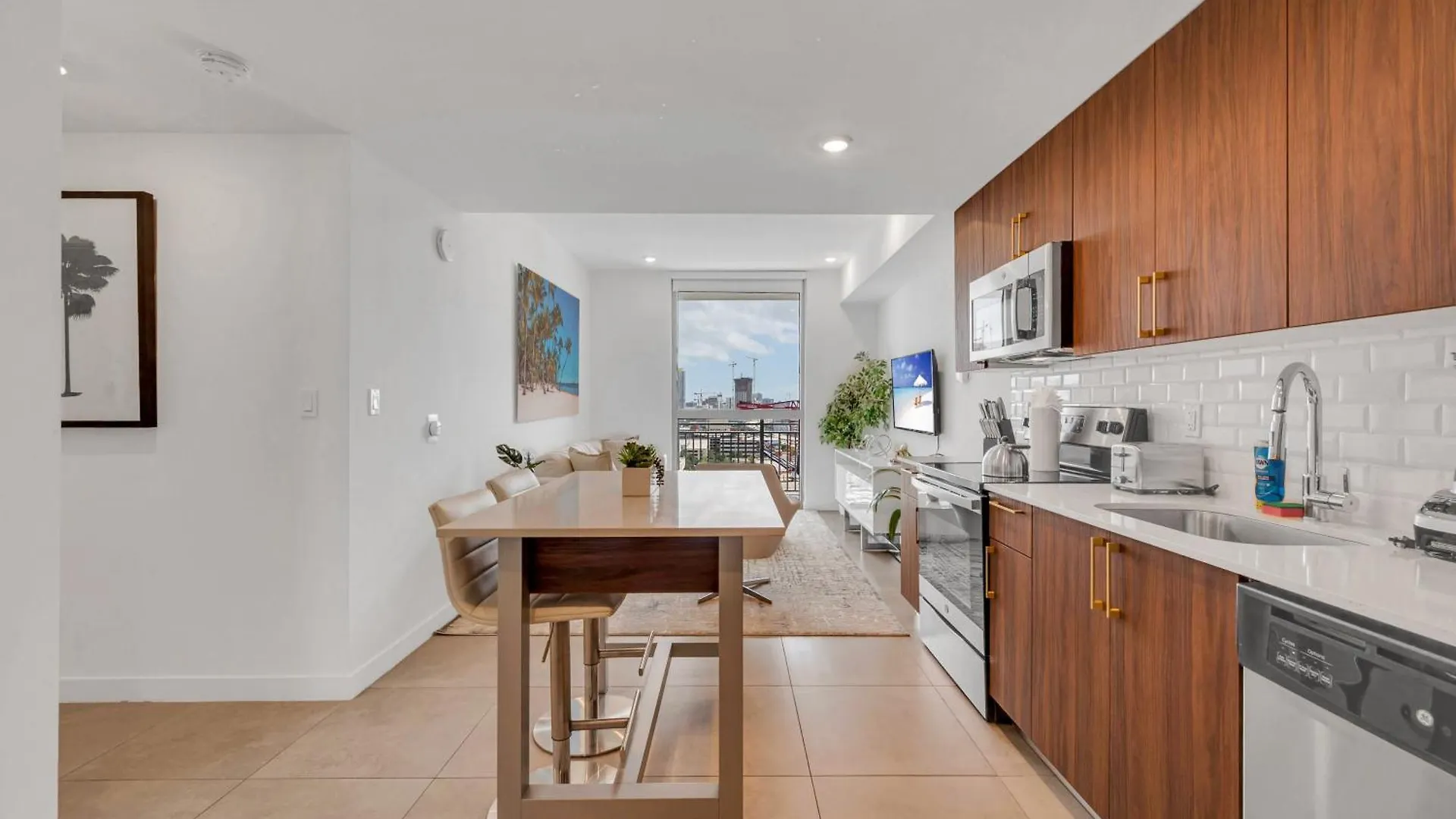 Amazing 2 Bd Downtown Mins From Brickell With Free Parking Apartment
