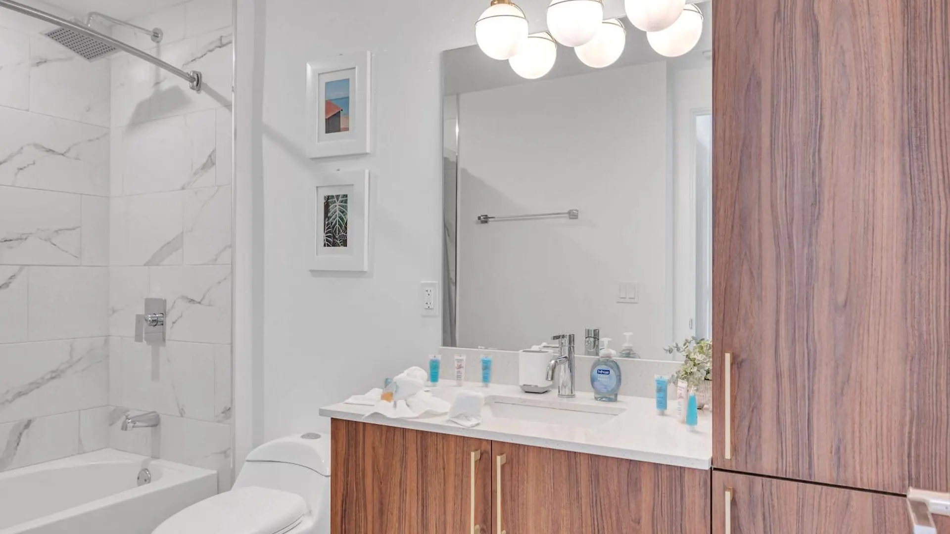 Amazing 2 Bd Downtown Mins From Brickell With Free Parking