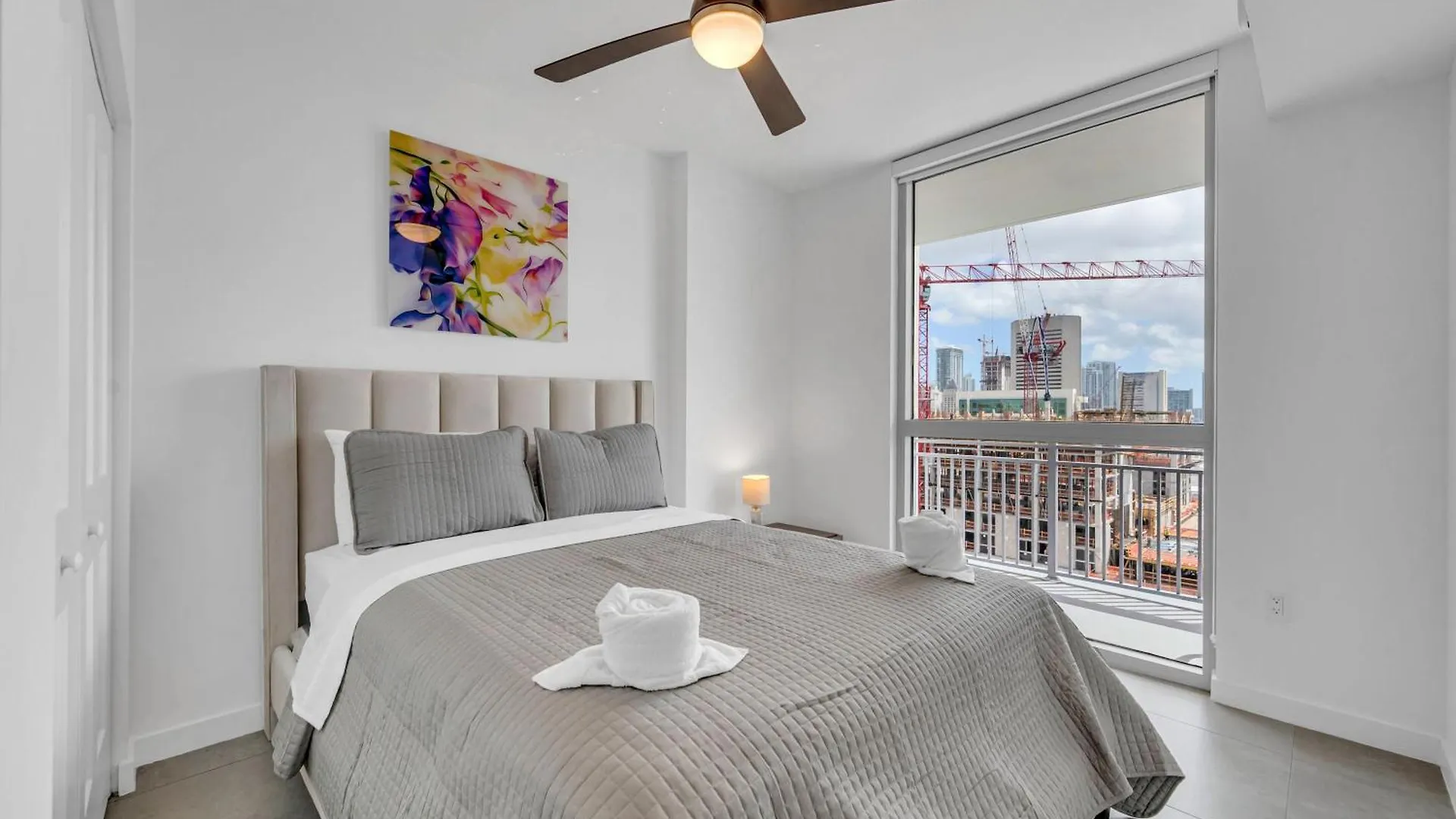 Apartment Amazing 2 Bd Downtown Mins From Brickell With Free Parking