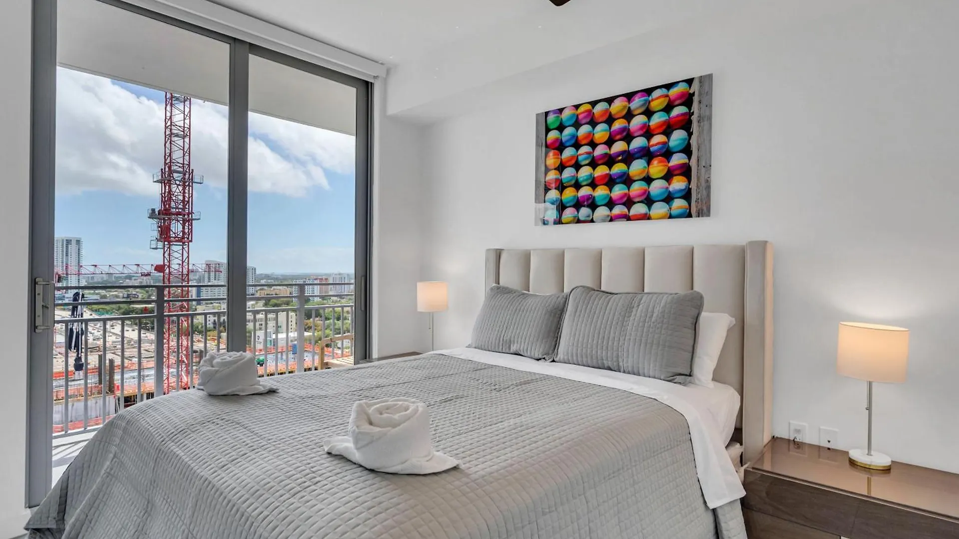 Amazing 2 Bd Downtown Mins From Brickell With Free Parking Apartment *