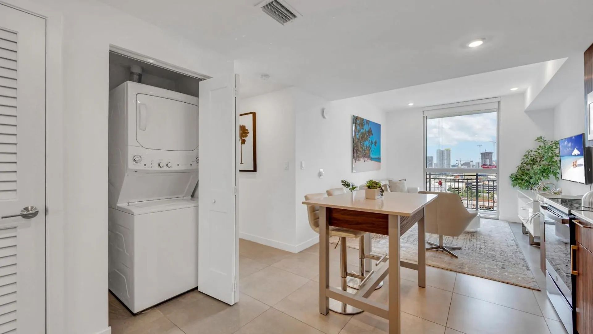 Apartment Amazing 2 Bd Downtown Mins From Brickell With Free Parking Miami