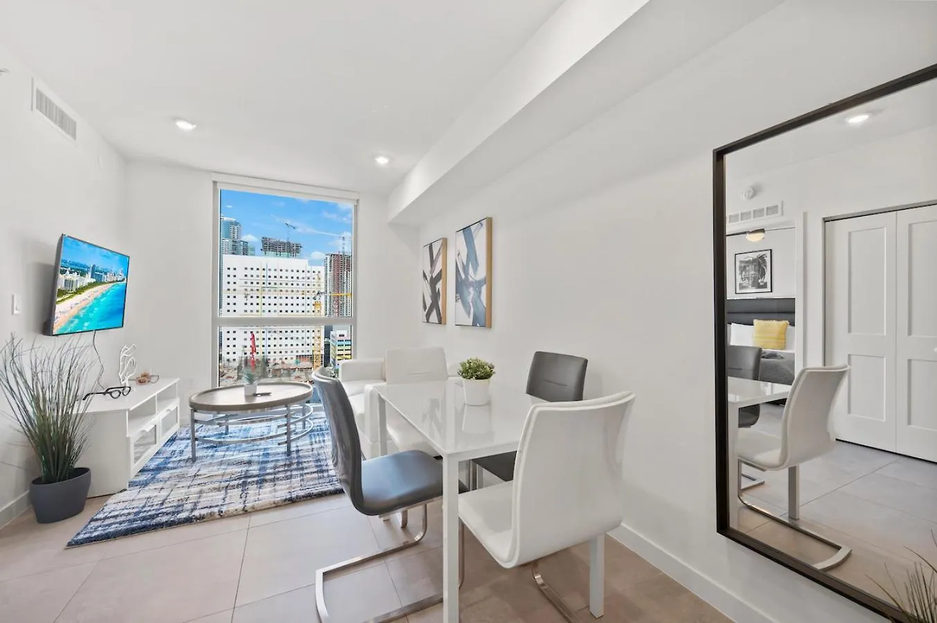 Modern Unit Mins From Brickell With Free Parking